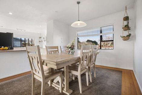 Photo of property in 2 Litchfield Place, Clarks Beach, 2122