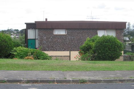 Photo of property in 1/22 Martin Crescent, Northcote, Auckland, 0627