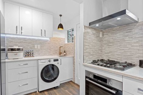 Photo of property in 5 Sispara Place, Beach Haven, Auckland, 0626