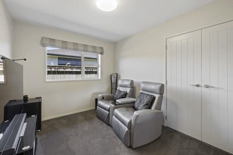 Photo of property in 32 Redwood Crescent, Hurdon, New Plymouth, 4310