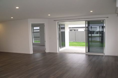 Photo of property in 19 Ruahine Road, Poraiti, Napier, 4112