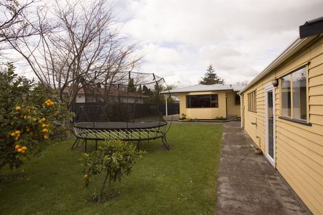 Photo of property in 2 Oban Place, Awapuni, Palmerston North, 4412