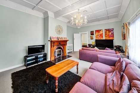 Photo of property in 53 Disraeli Street, Hawera, 4610