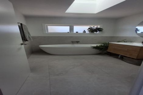 Photo of property in 117 Tiroroa Avenue, Te Atatu South, Auckland, 0610