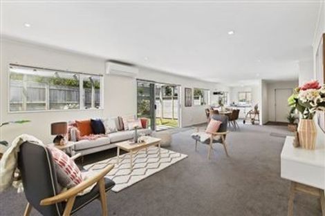 Photo of property in 14 Peel Lane, Aotea, Porirua, 5024