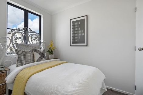 Photo of property in 42 Bellbird Street, Papakura, 2110