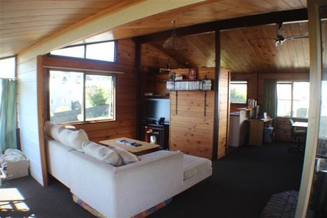 Photo of property in 101 Conclusion Street, Ascot Park, Porirua, 5024