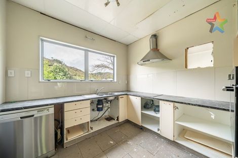 Photo of property in 14 Peck Street, Taita, Lower Hutt, 5011