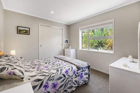 Photo of property in 35 Flotilla Place, Whitby, Porirua, 5024
