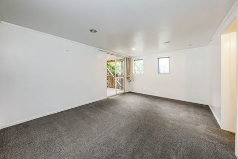 Photo of property in 2/21 Contessa Drive, Glenfield, Auckland, 0629