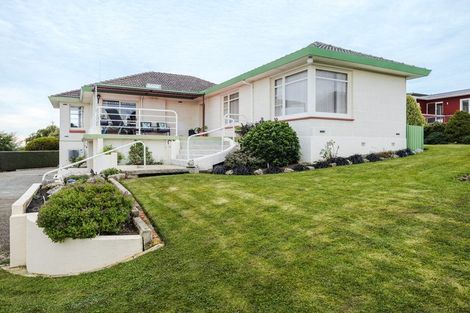Photo of property in 10 Solway Street, Holmes Hill, Oamaru, 9401
