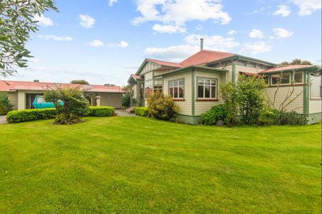 Photo of property in 18 Heatherlea Road West, Levin, 5575