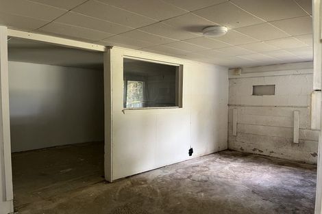 Photo of property in 64 Sylvan Crescent, Te Atatu South, Auckland, 0610