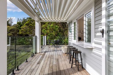 Photo of property in 97 Scenic Drive, Titirangi, Auckland, 0604