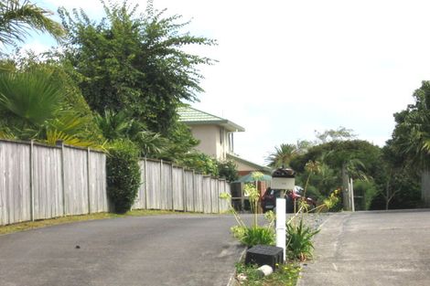 Photo of property in 2/22 Cresta Avenue, Beach Haven, Auckland, 0626