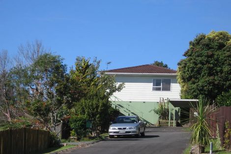 Photo of property in 2/16 Mistletoe Place, Browns Bay, Auckland, 0630