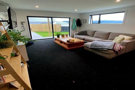 Photo of property in 11 Havana Rise, Grenada Village, Wellington, 6037