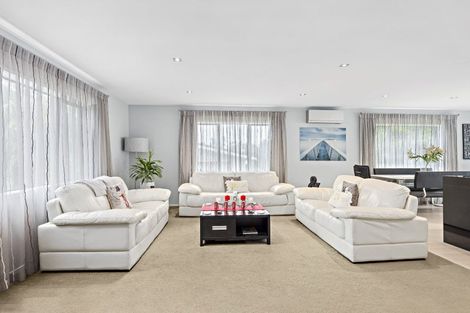 Photo of property in 54 Maxwelton Drive, Mairangi Bay, Auckland, 0630
