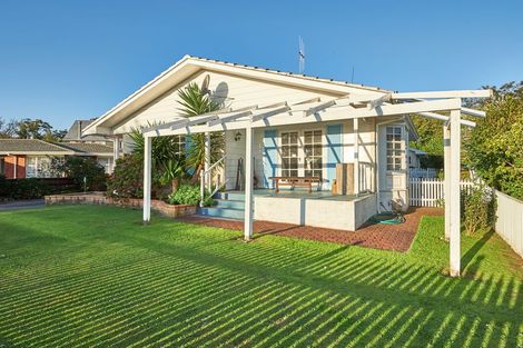 Photo of property in 10 Just Place, West End, Palmerston North, 4410