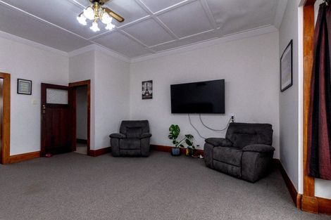 Photo of property in 24 Park Street, Winton, 9720