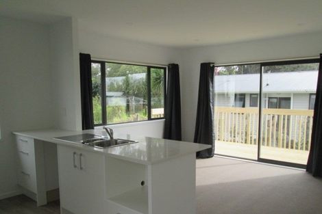 Photo of property in 37 Nile Road, Kelston, Auckland, 0602