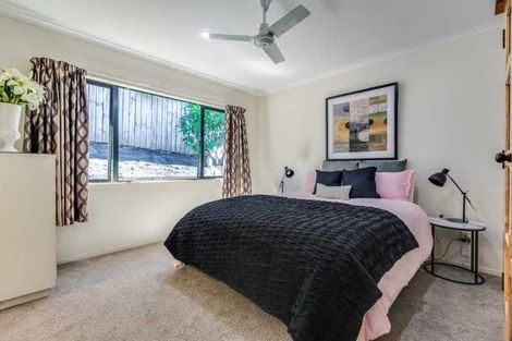 Photo of property in 4/177 Carlisle Road, Northcross, Auckland, 0632