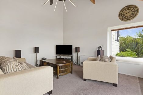 Photo of property in 45 The Crowsnest, Whitby, Porirua, 5024