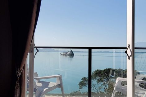 Photo of property in 102 Beach Road, Onerahi, Whangarei, 0110