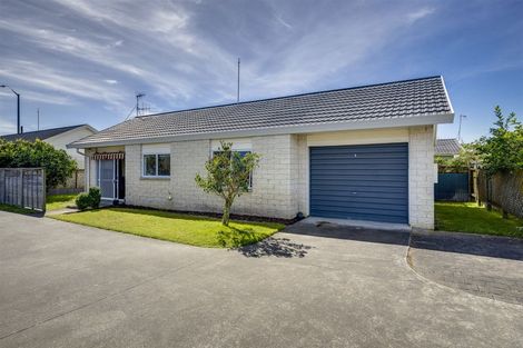 Photo of property in 2/55 Meeanee Road, Taradale, Napier, 4112