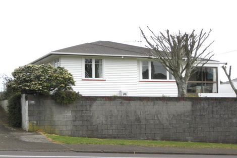 Photo of property in 107 Omata Road, Marfell, New Plymouth, 4310