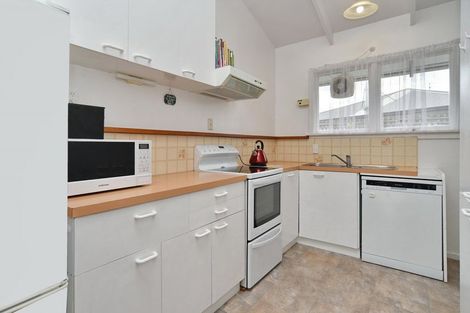 Photo of property in 2/1 Leeman Place, Redwood, Christchurch, 8051