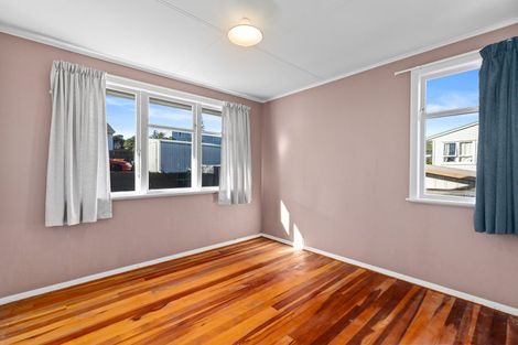 Photo of property in 64 Astrolabe Street, Cannons Creek, Porirua, 5024