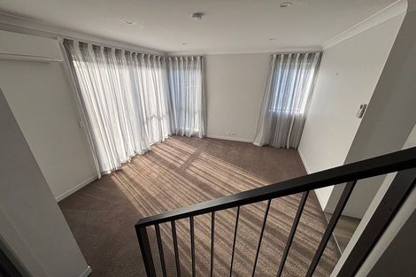 Photo of property in 10 Rauriki Lane, Rosehill, Papakura, 2113