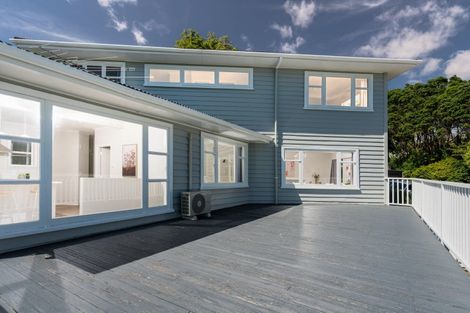 Photo of property in 3 Grenfell Drive, Karori, Wellington, 6012