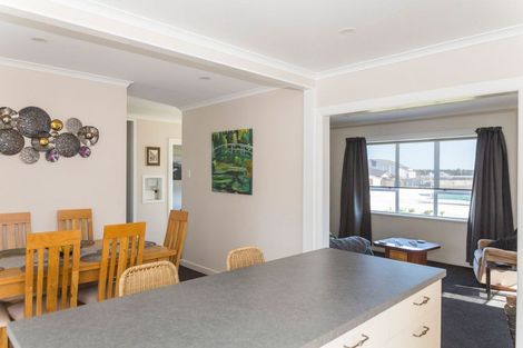 Photo of property in 71 Barraud Street, Dannevirke, 4930