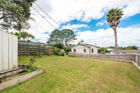 Photo of property in 4/89a Royal Road, Massey, Auckland, 0614