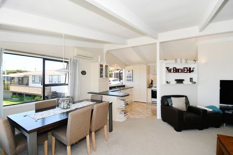 Photo of property in 63 Barrier View Road, Leigh, 0985