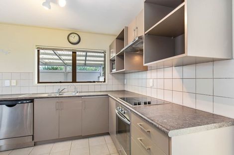 Photo of property in 8 Gillan Place, Bayview, Auckland, 0629