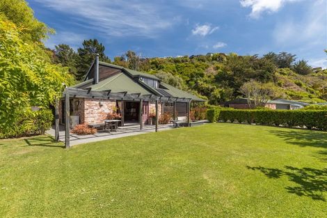 Photo of property in 106 Mccormacks Bay Road, Mount Pleasant, Christchurch, 8081