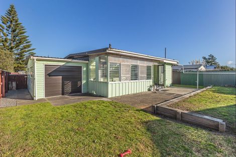Photo of property in 40 Koputara Road, Himatangi Beach, Foxton, 4891