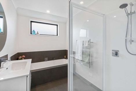 Photo of property in 2 Paiawa Way, Pyes Pa, Tauranga, 3110