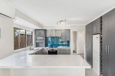Photo of property in 2/17 Daria Place, Northpark, Auckland, 2013