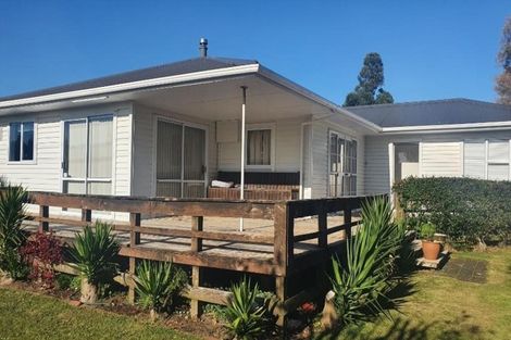 Photo of property in 11 Beach Road, Omata, New Plymouth, 4374