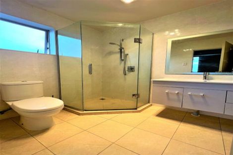 Photo of property in 18 Mulroy Place, Pinehill, Auckland, 0632