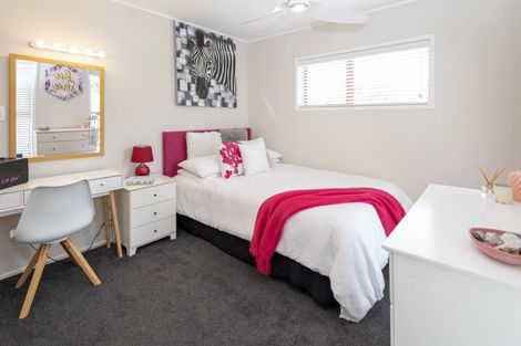 Photo of property in 2/188 Clovelly Road, Bucklands Beach, Auckland, 2012