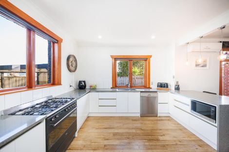 Photo of property in 116 Heretaunga Street, Palmerston North, 4414