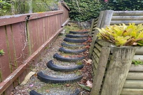 Photo of property in 10 Oriel Place, Tawa, Wellington, 5028