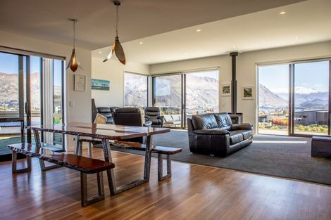 Photo of property in 31 Kirimoko Crescent, Wanaka, 9305
