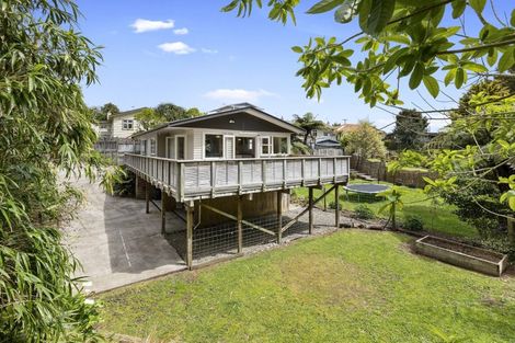 Photo of property in 49a Waiwaka Terrace, Strandon, New Plymouth, 4312