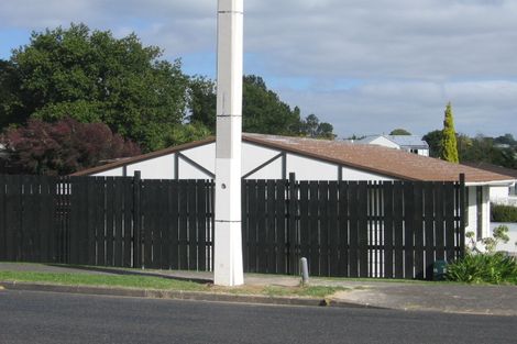 Photo of property in 2/6 Manuka Road, Glenfield, Auckland, 0629